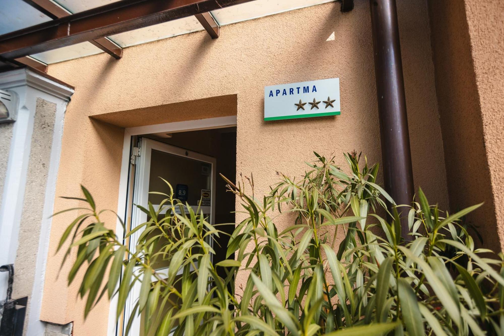 Vila Klara Apartments Ljubljana Exterior foto