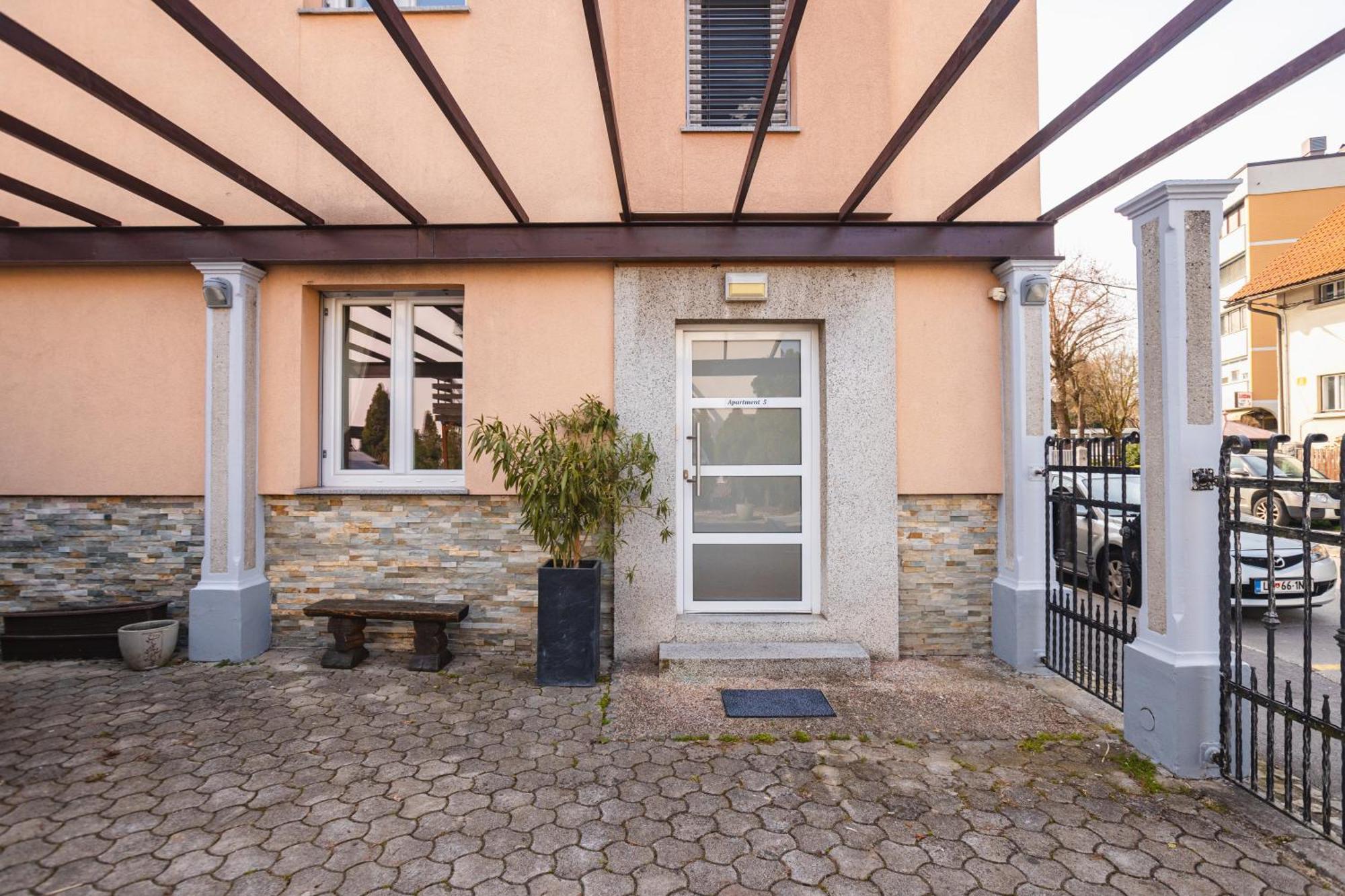 Vila Klara Apartments Ljubljana Exterior foto