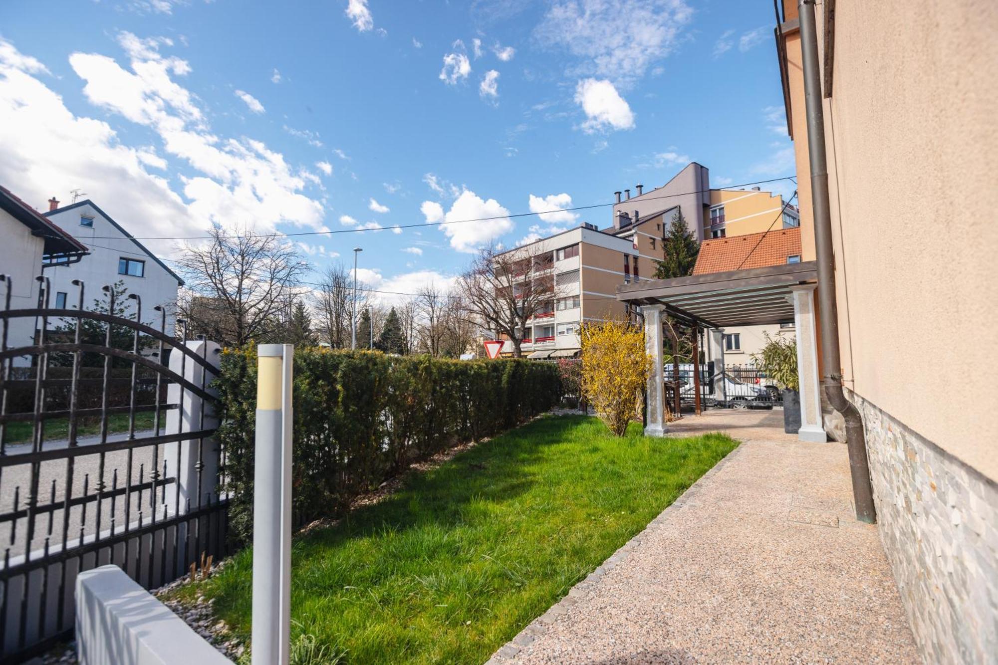 Vila Klara Apartments Ljubljana Exterior foto